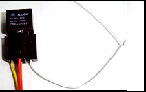 Fil blanc permettant la coupure de courant Le fil blanc doit relier la pate du relais 86; le câble d alimentation 12V à la pate 85, le câble de la coupure d essence ou circuit aux pates 87 et 30.