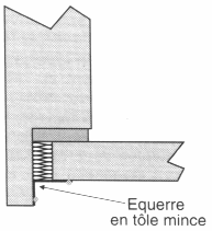 Figure 9 Figure 10 Figure 11 Exemple de soufflet Au-dessus du plancher Exemple de dispositif Devant le nez de plancher Autre exemple de dispositif devant le nez de plancher c) La fixation de la