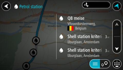 2. Sélectionnez Station service. La carte s'ouvre et indique l'emplacement des stations service. Si un parcours est planifié, la carte affiche les stations service le long de votre parcours.