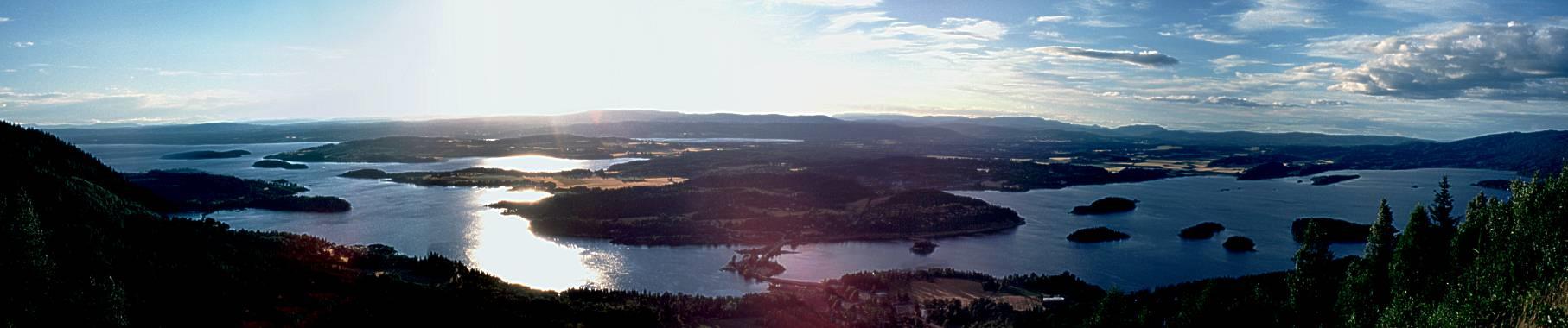 Poursuite vers Hamar puis Oslo en longeant le grand lac Mjøsa.