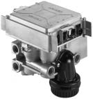 SYSTEME DE FREINAGE A REGULATION ELECTRONIQUE (EBS) 5. Modulateur d'essieu 480 103 0 Le modulateur d'essieu régule la pression de cylindre de frein de chaque côté d'un ou de deux essieux.