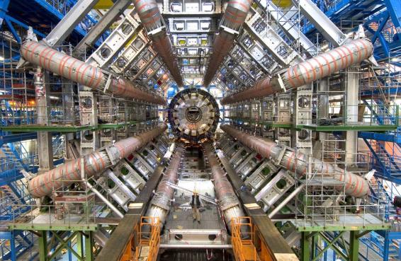 Une nouvelle ère pour la science fondamentale LHCb CMS