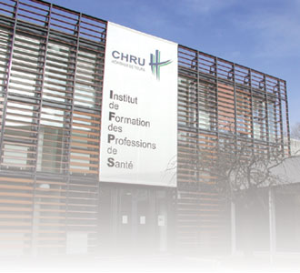 Le centre psychothérapeutique de Tours Sud (CPTS 3 ) est situé à Saint Avertin. La clinique psychiatrique universitaire (CPU 4 ) est située à Saint Cyr sur Loire.