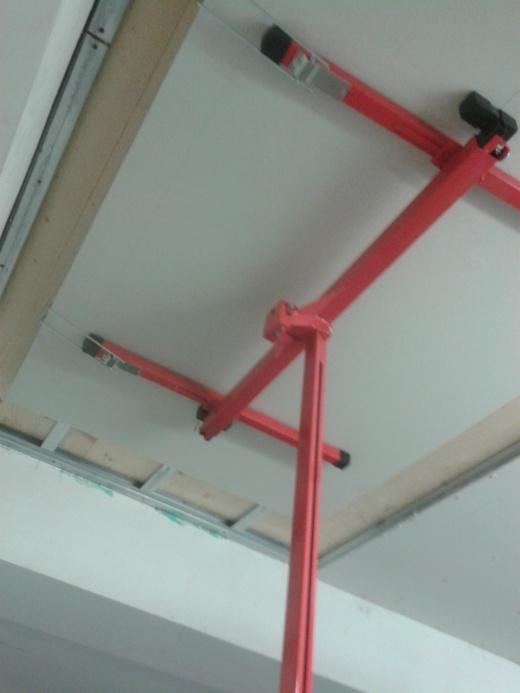 l influence du plafond plafond = plaque fybres-gypse sur une ossature métallique fixée directement sur le plancher 3 cm lame d air fixation non désolidarisée de l ossature amélioration des