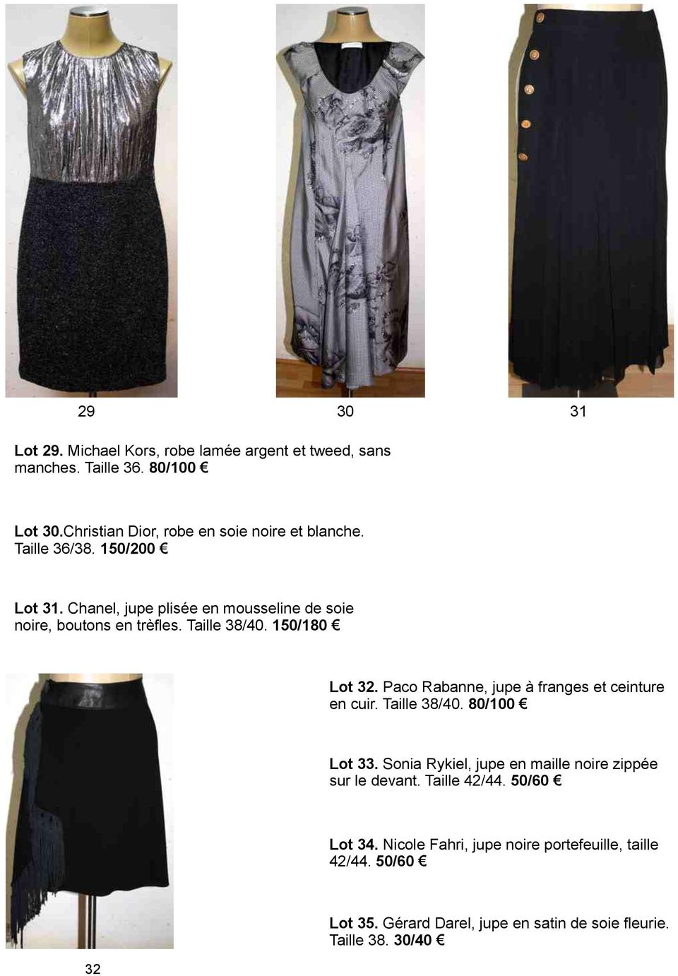 Chanel, jupe plisée en mousseline de soie noire, boutons en trèfles. Taille 38/40. 150/180 Lot 32.