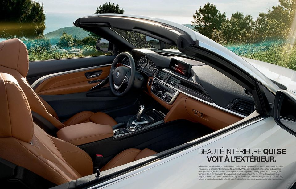 Cabriolet crée, grâce à des détails tels que les sièges avec ceinture intégrée, une atmosphère qui conjugue confort et élégance sportive.