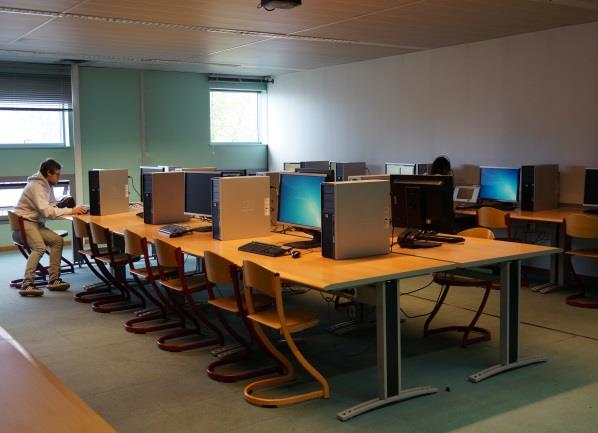 L EEIGM : une école d ingénieurs avec des équipements modernes Centre de langues Salles de TP Bibliothèque