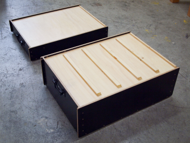 Introduction Ces caisses à outils sont conçues initialement pour ranger le matériel de bricolage de l'association Entropie, utilisé lors des ateliers avec le public.