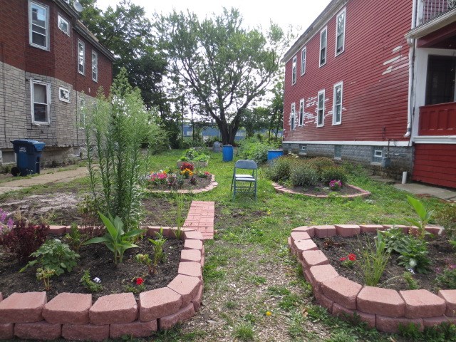 Buffalo Beaucoup de résidents de Buffalo ont décidé de cultiver leur propre nourritures, sois dans leur jardin ou dans les jardins communautaire.