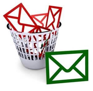 On appelle spam, en français pourriel ou courrier indésirable, tous ces courriers électroniques non sollicités. Ils représentent plus de 50 % du trafic quotidien d emails.