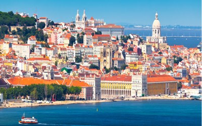 Dans l'après-midi, nous visiterons Lisbonne, notamment, parmi les endroits les plus visités de cette charmante ville, le quartier de Belém: la Tour de Belém (de l'extérieur), Monument des Découvertes