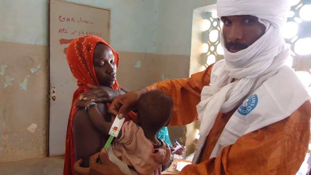 Rapport de la campagne de vaccination Rougeole, Polio, Vit A et Albendazole dans la région de Kidal associé à un dépistage nutritionnel Du 23 au 30 Aout 2012 pour les cercles d Abeibara, Kidal et Tin