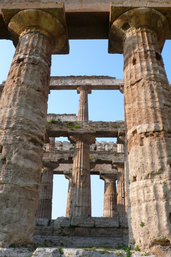 Structure interne du temple grec