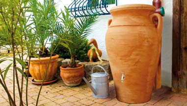Roth réservoir d'eau de pluie design Pour jardin ou terrasse Allier eau de pluie et élégance dans le jardin Grâce aux réservoirs Design Roth: > > Arcado >