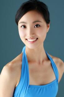 Activités sportives Danse classique GS_CP-CE1 Animatrice: Hyo-Jung Choi Diplômée d une école de danse à Cannes et actuellement danseuse à «l universal ballet company» de Séoul.