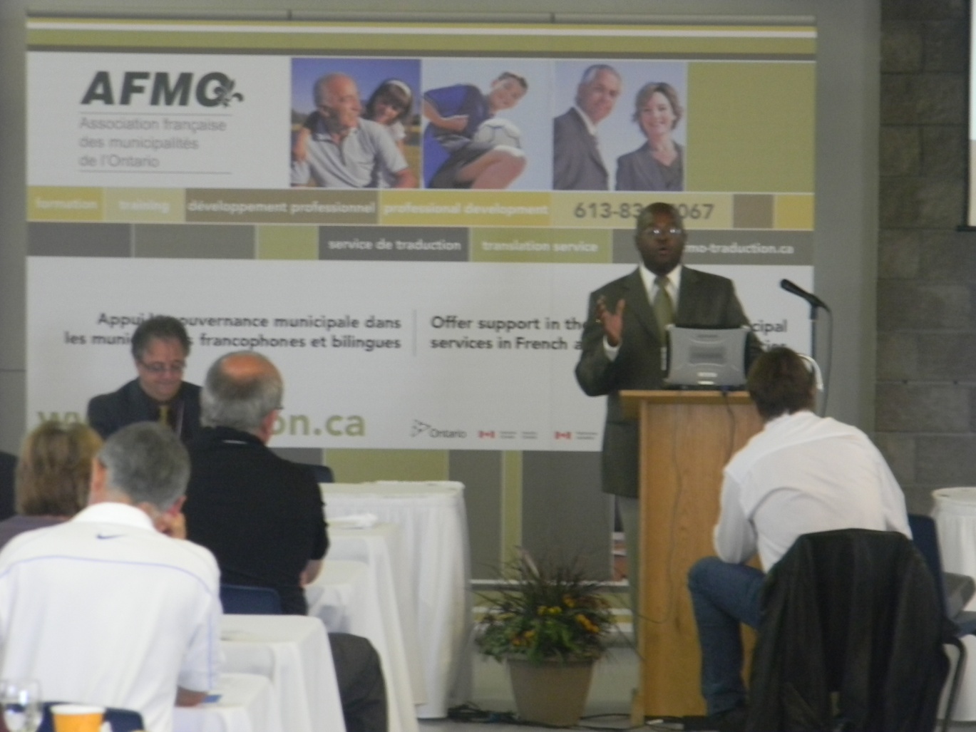 L AFMO et ses membres municipaux : intervenants dans l essor de la francophonie en Ontario Présentation spéciale Au Comité