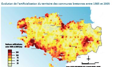 2. La loi ALUR & Co > Ampleur de l artificialisation des sols juillet 2010 1920 km 2 urbanisés en Bretagne dont : - 800 km 2 espaces agric.