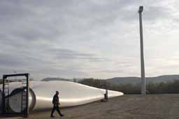 L électricité produite par les éoliennes On utilise la force du vent, une énergie renouvelable.