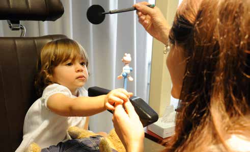 23 Docteur Pierre-François Kaeser Responsable de la strabologie et de l ophtalmologie pédiatrique jours être améliorés, comme la prise en compte des facteurs familiaux.