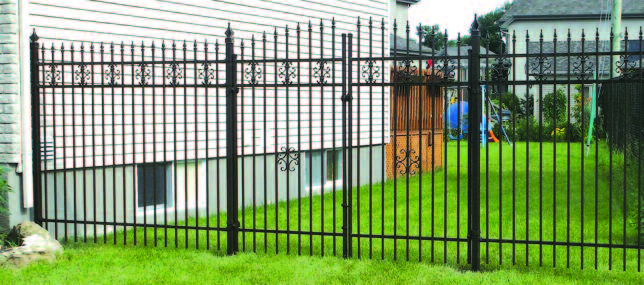 Barrière et barrière coulissante Nous vous offrons une vaste gamme de barrières de styles et dimensions variés. We offer a variety of gate styles and dimensions.