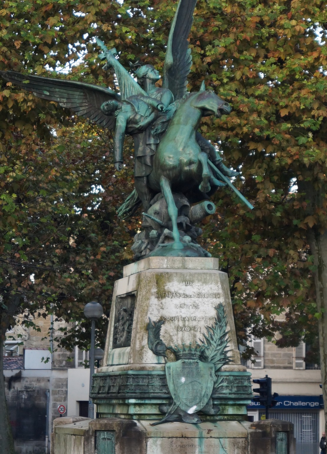 L étrange histoire du monument aux morts de la place de la République Victi sed in Gloria Place de la République - Bordeaux Photo F.