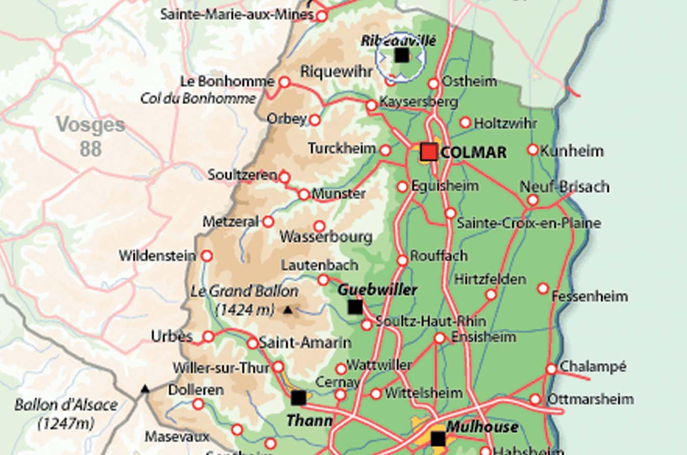 2 Une situation exceptionnelle RESORT BARRIÈRE DE RIBEAUVILLÉ Le Resort Barrière de Ribeauvillé se situe au centre de l Alsace, à la croisée des trois frontières France-Allemagne- Suisse.