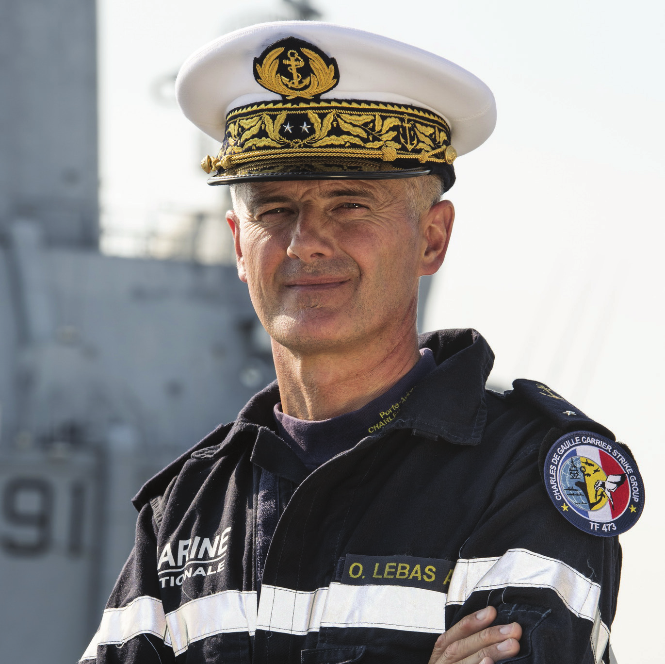 BIOGRAPHIE du Commandant de la Task Force Le Contre-Amiral Olivier LEBAS Sa carrière de pilote de chasse embarquée s achève par le commandement de la Flottille 17F avec laquelle il participe à l