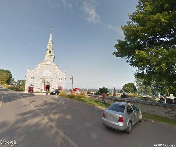 Vestiges du régime seigneurial L église du village En Nouvelle- France, la plupart les habitants sont catholiques. L'église est au coeur de leur vie religieuse.