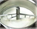 Remplissage en eau automatique : Remplissage en eau de la marmite effectuée par un compteur volumétrique intégré (affichage digital des litres).