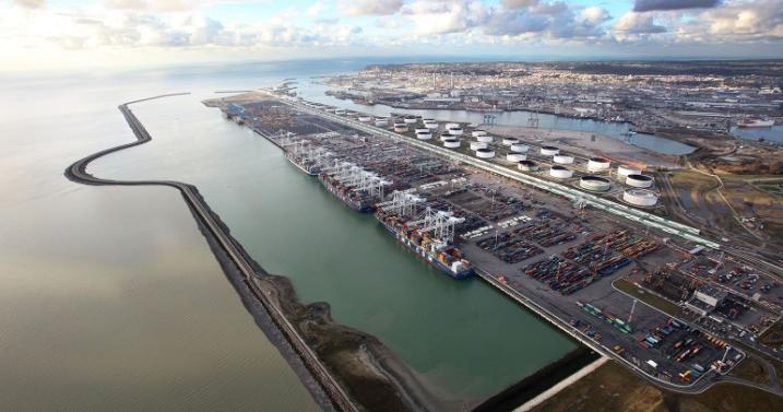 La réalité portuaire d HAROPA, Ports de Paris Seine HAROPA (Le HAvre ROuen PAris) est un Groupement d Intérêt Economique (GIE) qui réunit, depuis début 2012, les équipes commerciales, réseaux,