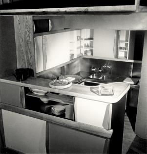 151. Prototype de cuisine-bar Charlotte Perriand fabriquée par la CEPAC en 1949, pour l Unité d habitation de Marseille de Le
