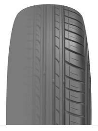 Le profil du pneu est encore bon mais les rainures latérales ont une profondeur réduite.