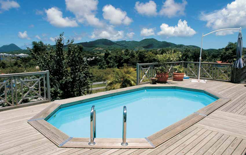 Produite depuis plus de 15 ans avec des matériaux écologiques, une qualité de conception et une simplicité de mise en œuvre, la piscine bois Maeva a de beaux jours devant elle.