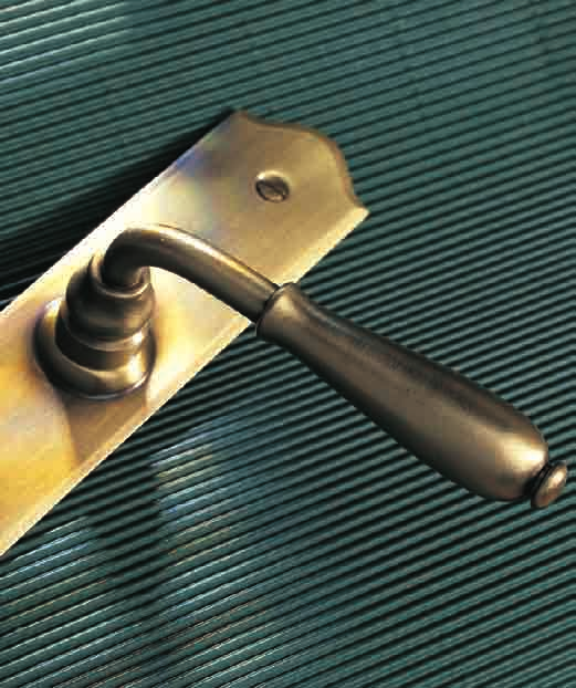 patiné Patinated iron Capot de protection du cylindre en option (embouti de 12 mm)