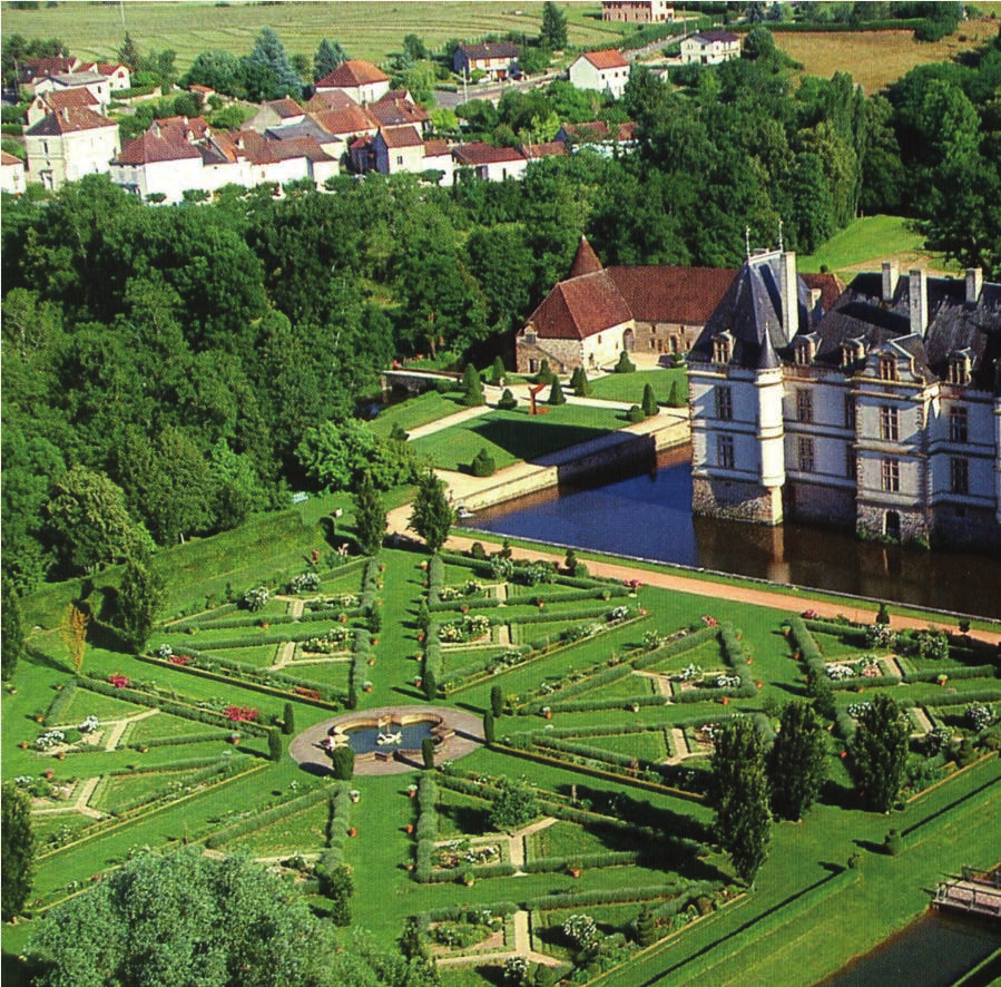 Château et jardins de Cormatin, Bourgogne Un jardin ordonné avec parterre de broderie,