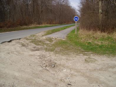 informations touristiques (nombre : 1) Piste cyclable le long de la route forestière.