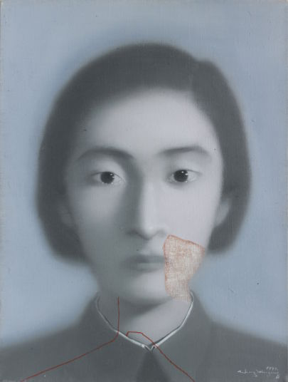 HAUT NIVEAU D ENCHERES POUR ZHANG XIAOGANG Couronné le plus cher des artistes contemporains chinois en novembre 2006 à Hong Kong avec une toile enlevée 2,3 millions de dollars, Zhang Xiaogang tenait