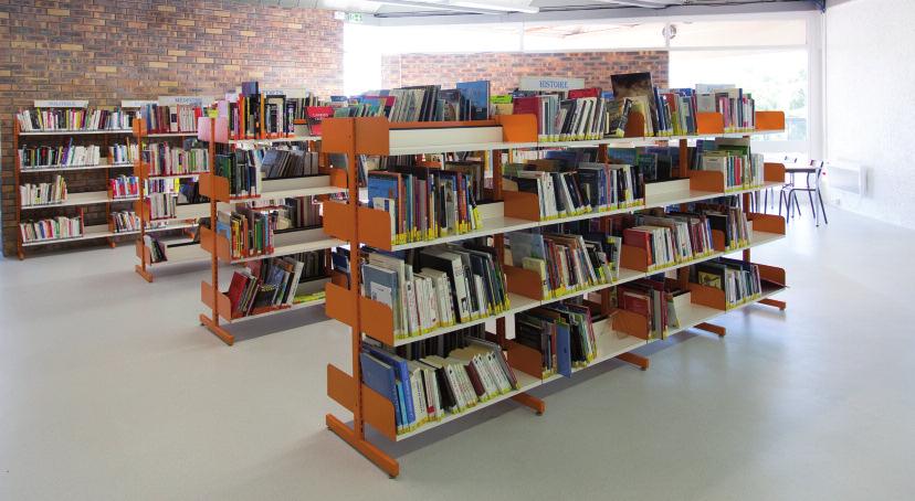 La bibliotèque met à votre disposition près de 25000 documents multi-supports : livres, revues, CD, livres-cd, jeux et jouets.
