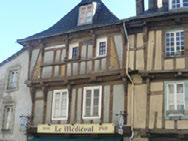 en mer au large de Doëlan Quimper 4. 3. 1. 2. Vannes Our region Brittany A land of legend with a strong sense of culture and tradition.
