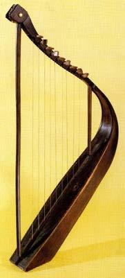 - 33 - La harpe consiste en une série de cordes tendues obliquement à l intérieur d un bâti triangulaire entre la table d harmonie et la console, cette dernière étant elle même soutenue par une