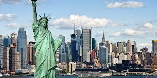 JOUR 12 : NEW YORK Nouvelle journée à l assaut de la ville aux 1 000 gratte-ciels, New York se visite le nez en l air.