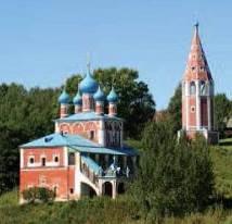 Elle présente aussi de bons exemples d'architecture russe traditionnelle et plusieurs églises, certaines en cours de restauration.