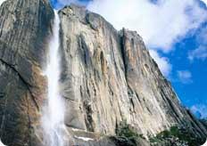Votre destination aujourd'hui est le parc national de Yosemite, considéré à juste titre comme le joyau des grands parcs américains.