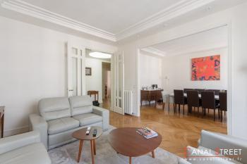 Appartement 3 pièces avenue de Suffren de 104 m² 3 970 euros Dans un immeuble