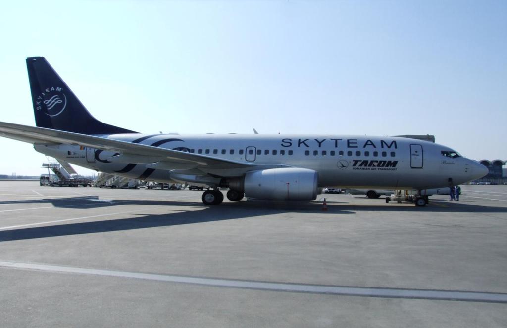 L avion TAROM à identité SkyTeam A partir du mois de mars 2011, l aéronef BOEING 737-700 est le seul avion