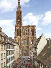 CATHÉDRALE Édifice majestueux et incontournable du panorama strasbourgeois, la cathédrale scande le paysage.