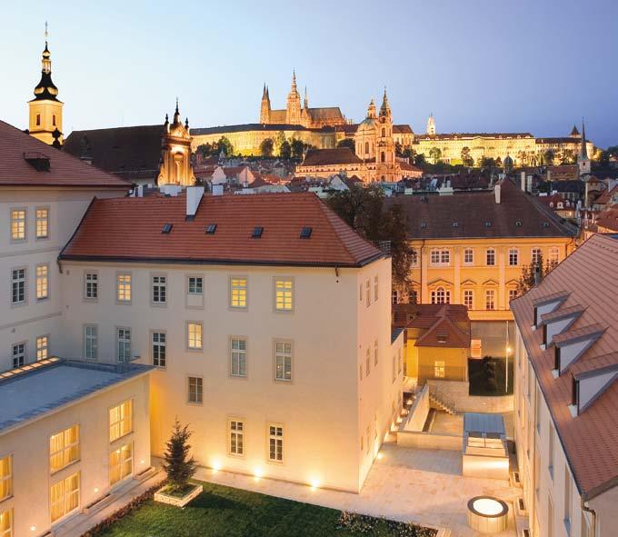 Mandarin Oriental Prague Conçu comme un lieu de villégiature intime et luxueux, l hôtel Mandarin Oriental Prague est abrité dans un ancien monastère du 14ème siècle et possède une décoration