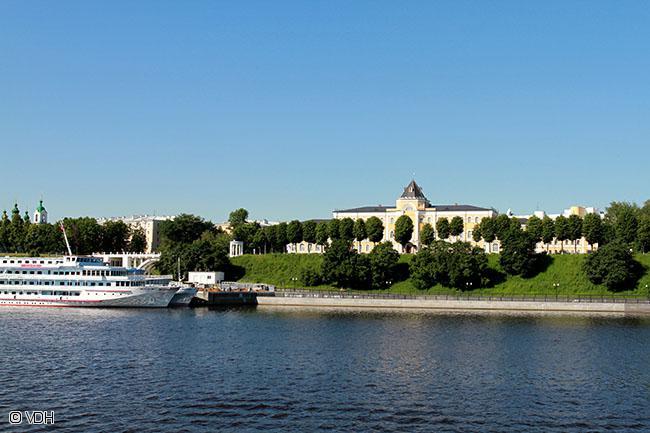 # 2 JOUR 1 : SAINT-PÉTERSBOURG (NEVA). Embarquement pour votre croisière Russie.. Dîner et nuit sur le bateau à quai à Saint-Pétersbourg.