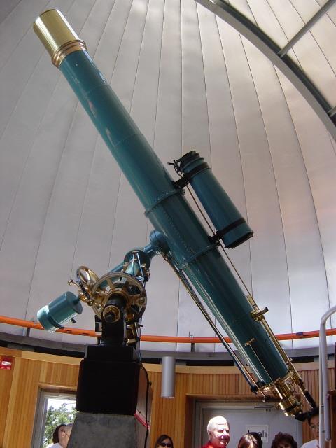 L observatoire astronomique de Paranal Exercices 1 Vocabulaire astronomique. Soulignez la bonne réponse en fonction de ce que vous savez.