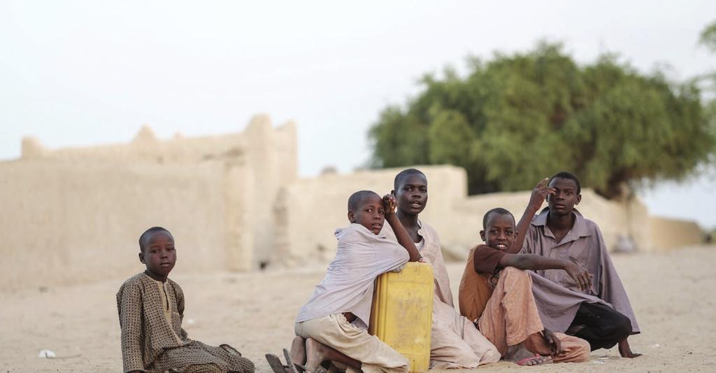 JEUNES MALI UNFPA/Ollivier Girard QUELQUES CHIFFRES CLES Les jeunes de 15-34 ans représentent 25 % de la population totale du Mali. En Afrique de l Ouest, leur proportion est d environ 24%.